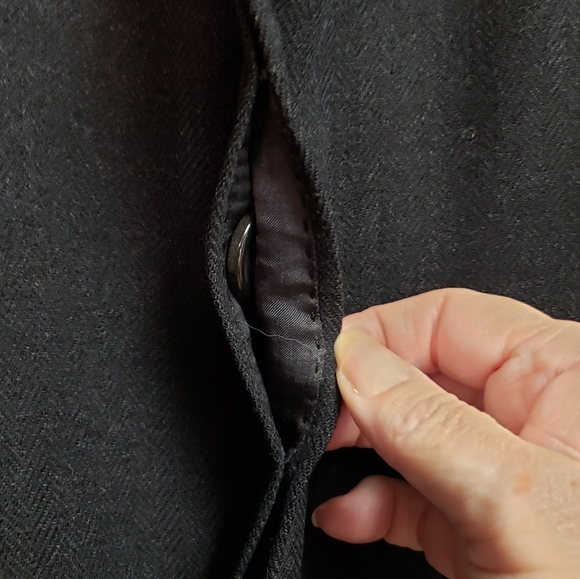 Beautiful vintage men's wool dress coat - see measurements as there are no tags - Picture 3 of 8